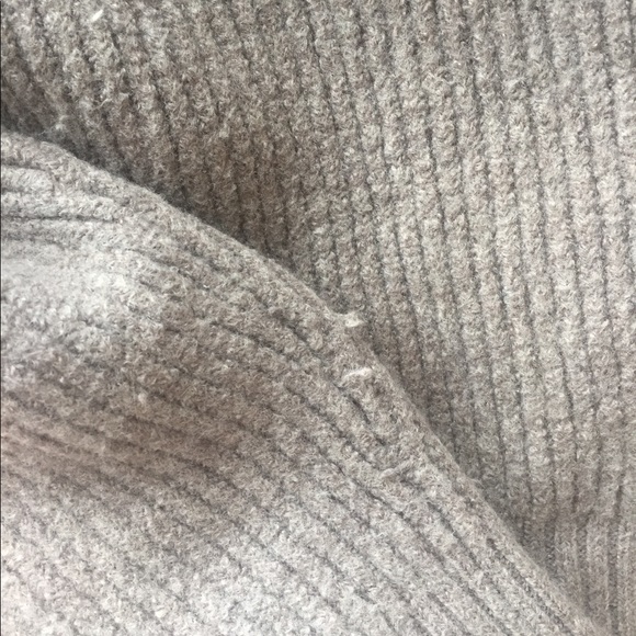 Wilfred Free (Aritzia) Wool Turtleneck Sweater - Picture 7 of 7